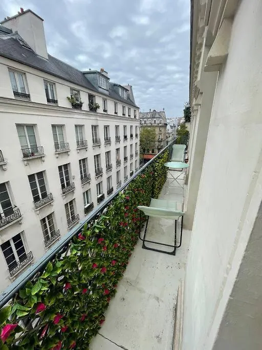 Heart Of Haussman Quiet & Balcony شقة